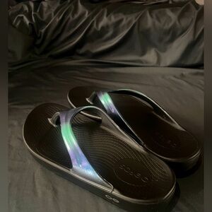 Black OOFOS with Iridescent Flip flop straps